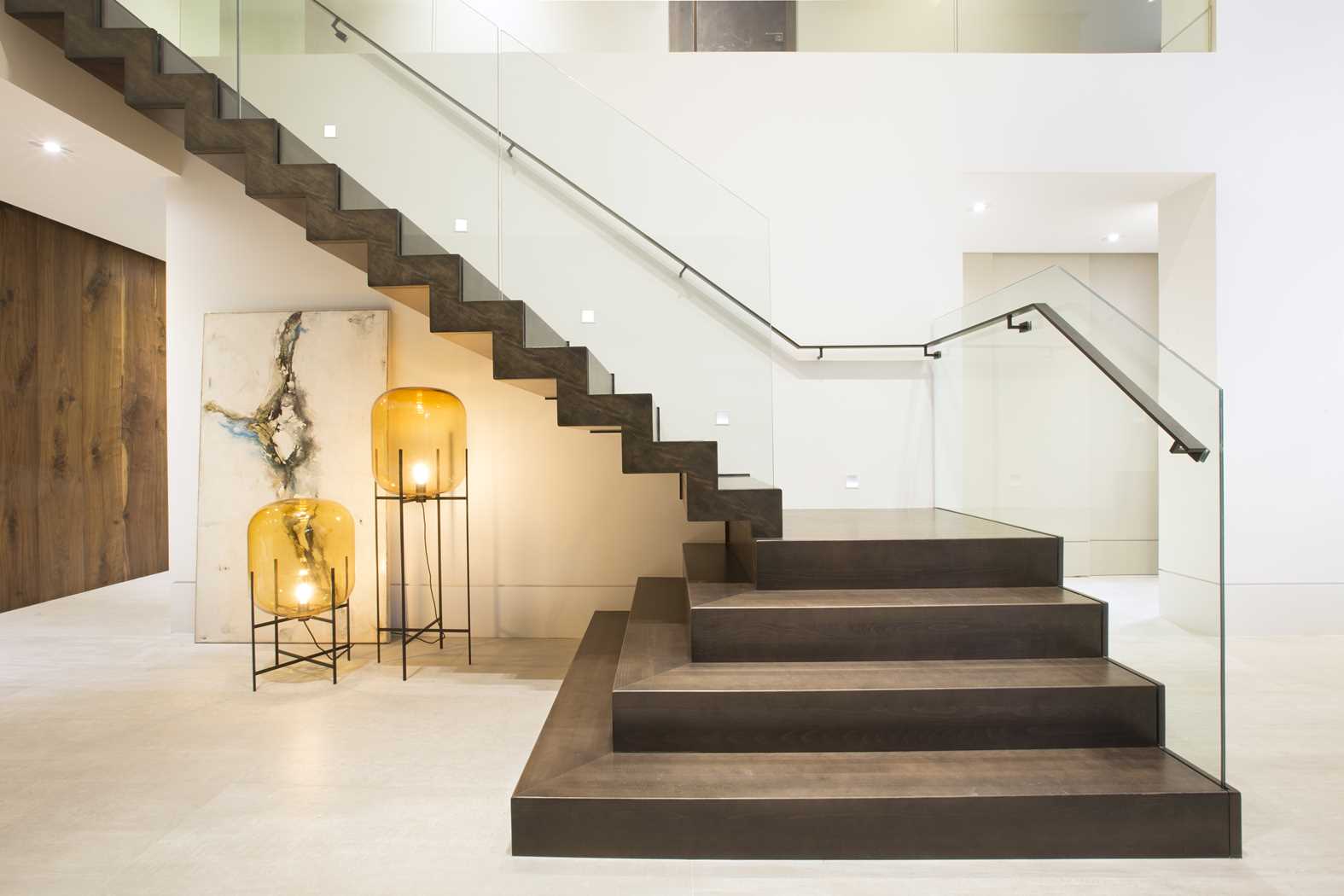 12 Modern Staircases and Railings