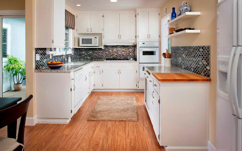 Horseshoe-U-Shaped-Kitchen-Layout-Homedit