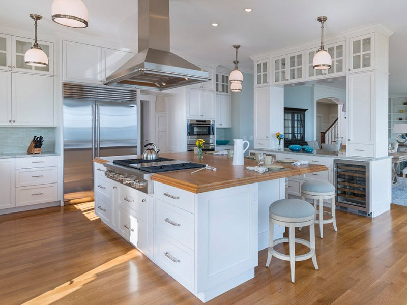 Kitchen island with stove and online seating