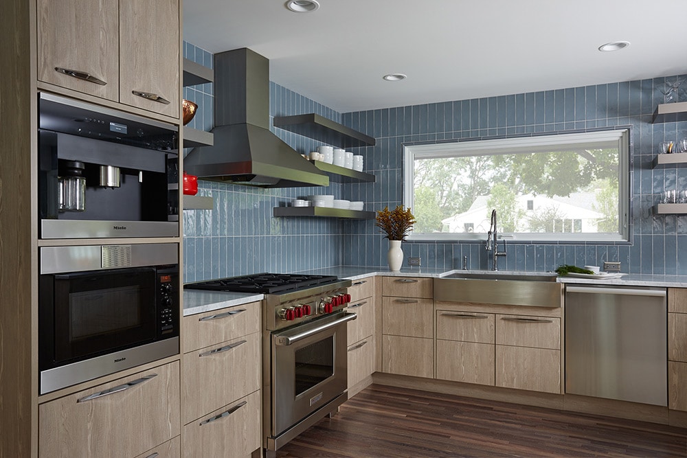 Blue-Kitchen-Tile-Walls-BEDE-Deisgn