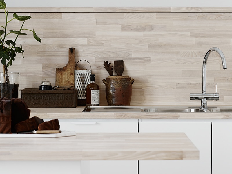 Unfinished-Wood-Backsplash-Kristofer-Johnsson