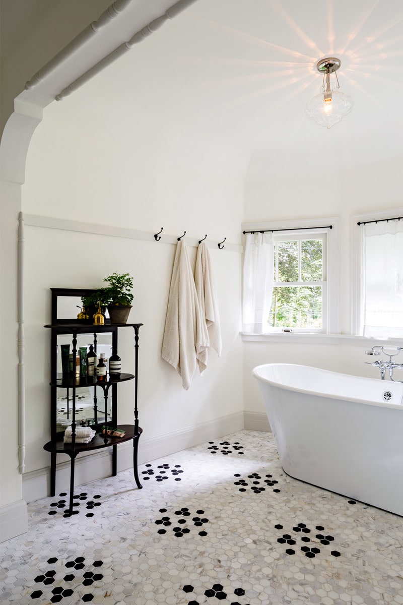 Vintage-Master-Bath-Freestanding-Tub-Jessica-Helgerson-Interior-Design