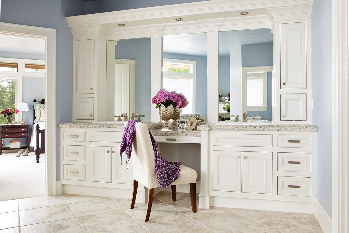 Custom-Master-Bath-Built-In-Vanity-Blackstone-Edge-Studios