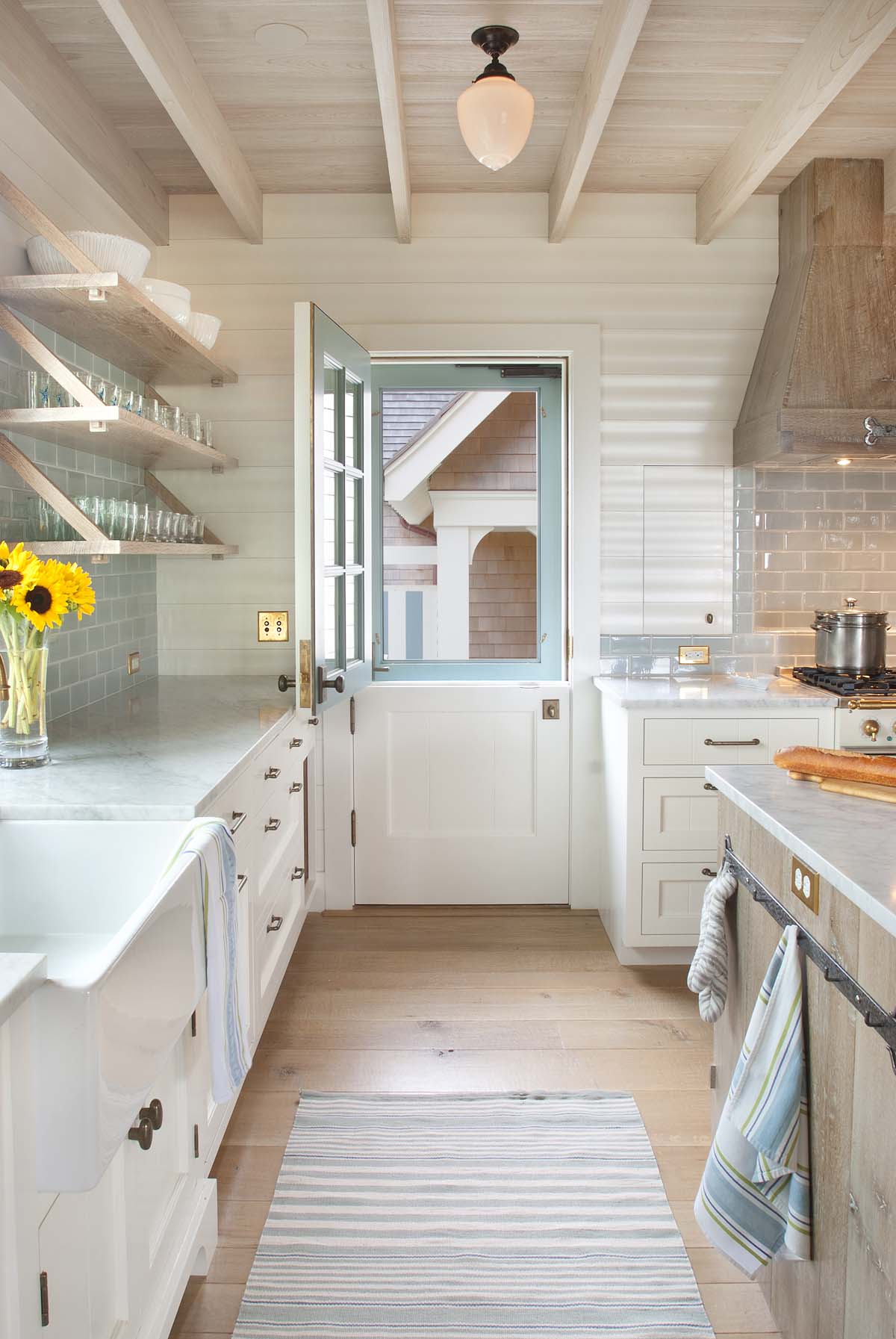 20 Country Kitchens - Home Dreamy