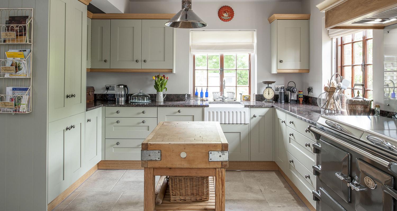 rustic-island-kitchen-jm-interiors